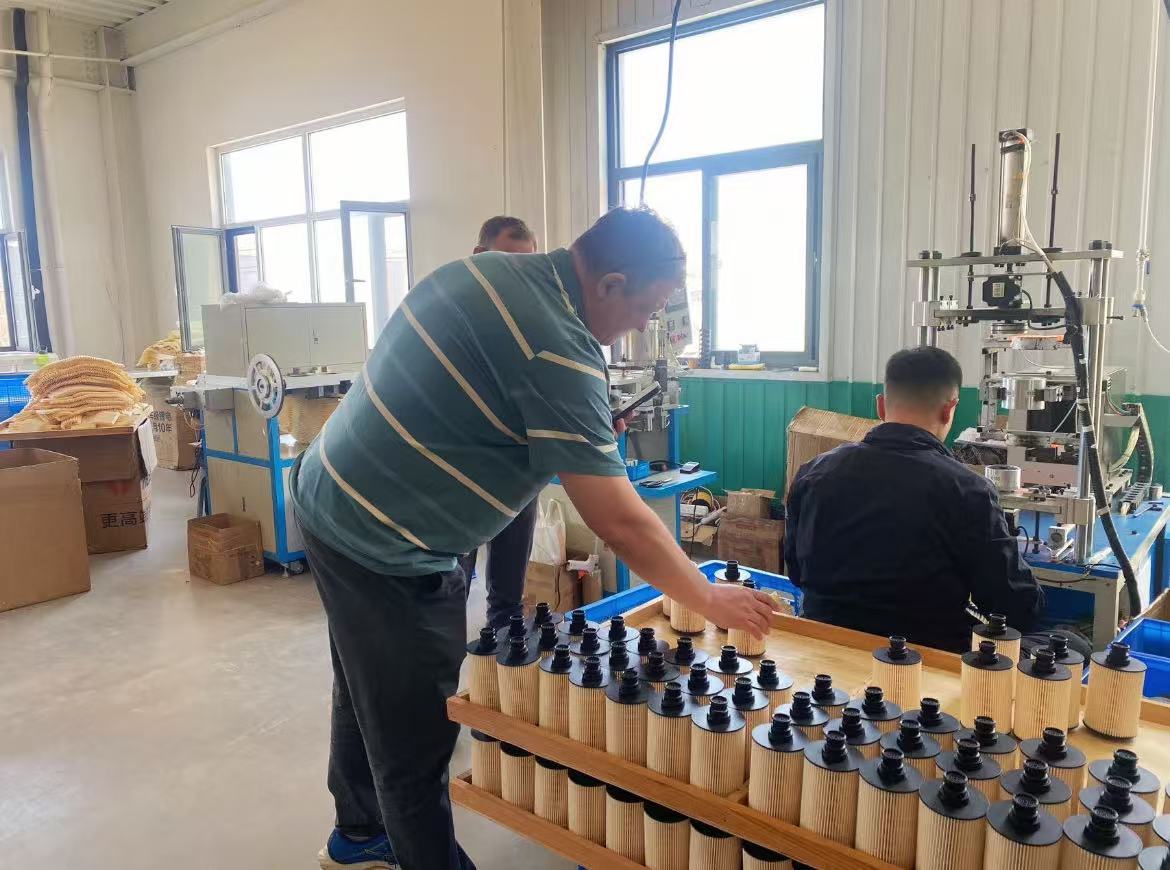 Rus müşterileri Guohao Filtre Fabrikasını Ziyaret Edin